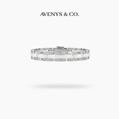 Connected Bracelet with White Round Stone – on White Gold