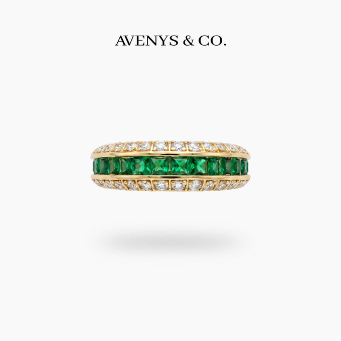 Greenline Ring with Green Emerald Stone – on Yellow Gold