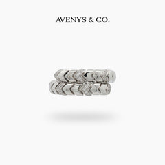 Chevron Ring with White Round Stone – on White Gold