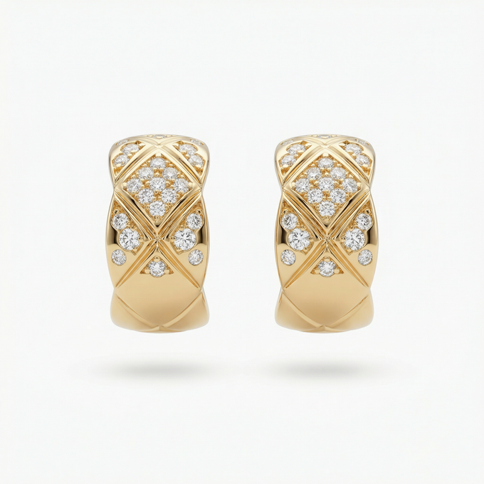 Crush Earrings with White Round Stone – on Yellow Gold