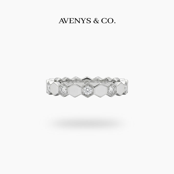 Honeycomb Ring with White Round Stone – on White Gold