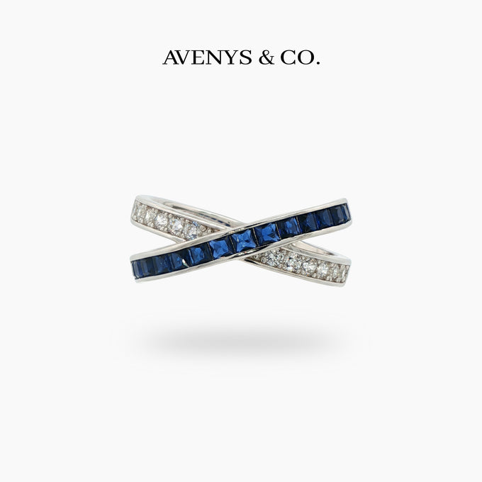 Interlink Ring with Blue Emerald Stone – on White Gold
