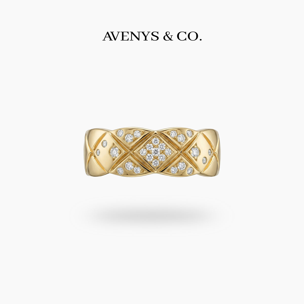 Crush Classic Ring with White Round Stone – on Yellow Gold