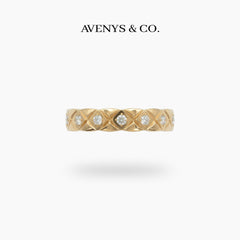 Crush Slim Ring with White Round Stone – on Yellow Gold