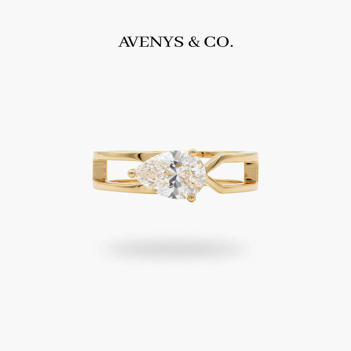 Bridge Classic Ring with White Pear Stone – on Yellow Gold