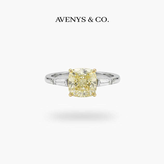 Princess Trilogy Ring with Yellow Princess Stone – on White Gold