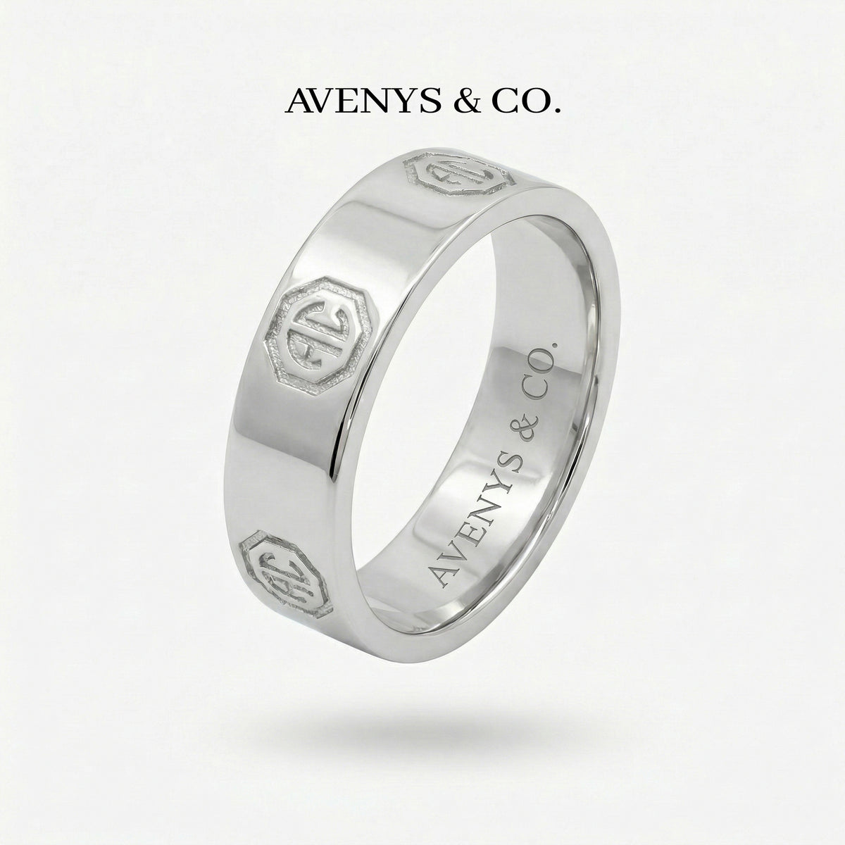 Halo Classic Ring – on White Gold