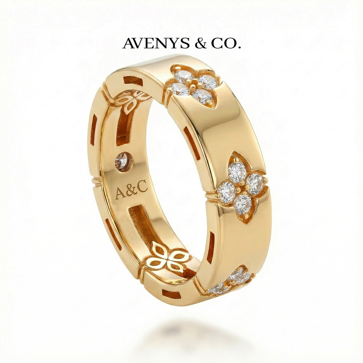 Quatrefoil Ring with White Round Stone – on Yellow Gold