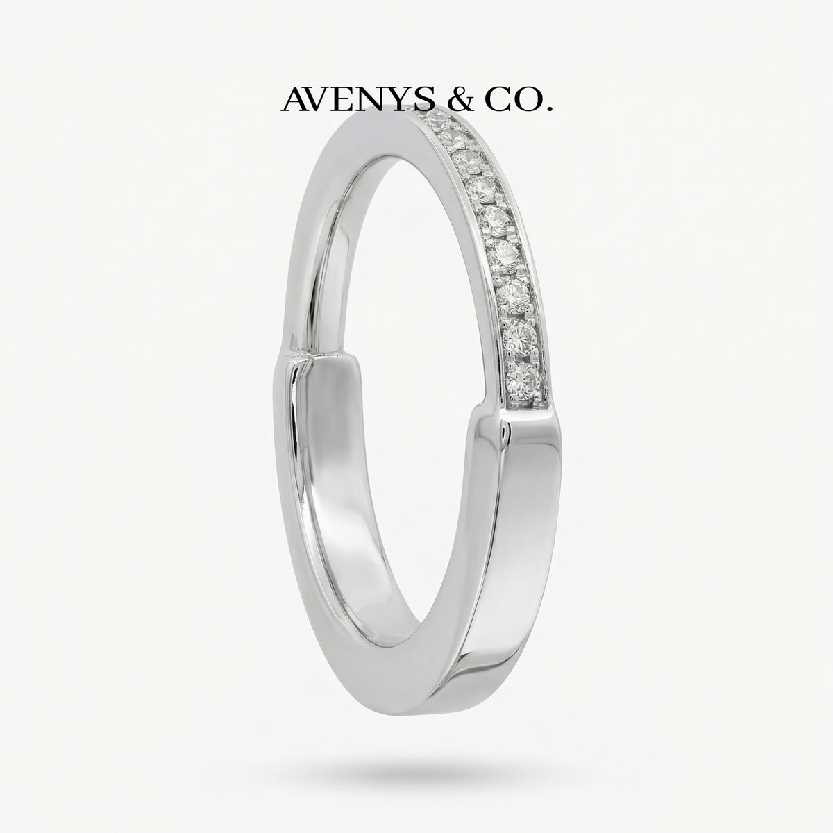 Lock Classic Ring with White Round Stone – on White Gold