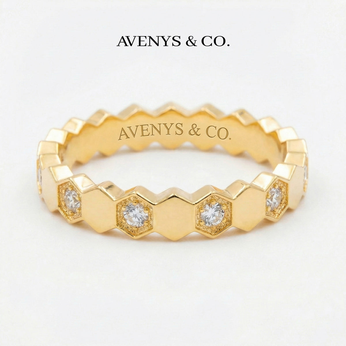 Honeycomb Ring with White Round Stone – on Yellow Gold