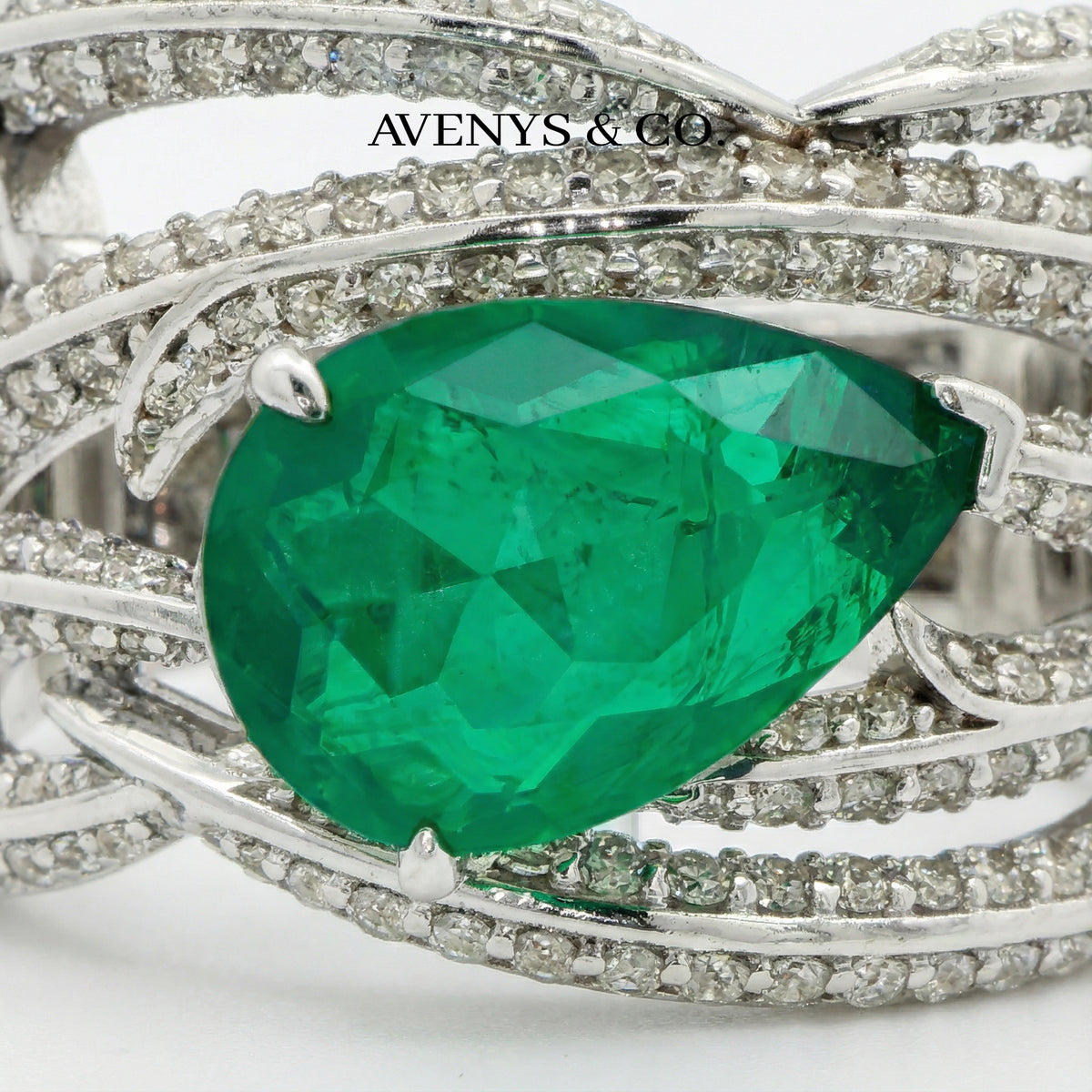 Ribbon Classic Ring with Green Oval Stone – on White Gold