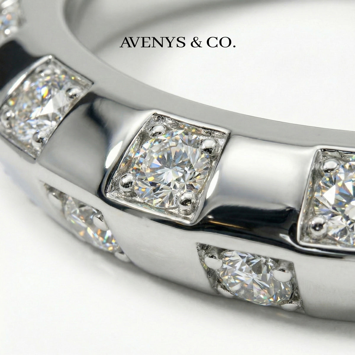 Gridline Ring with White Round Stone – on White Gold