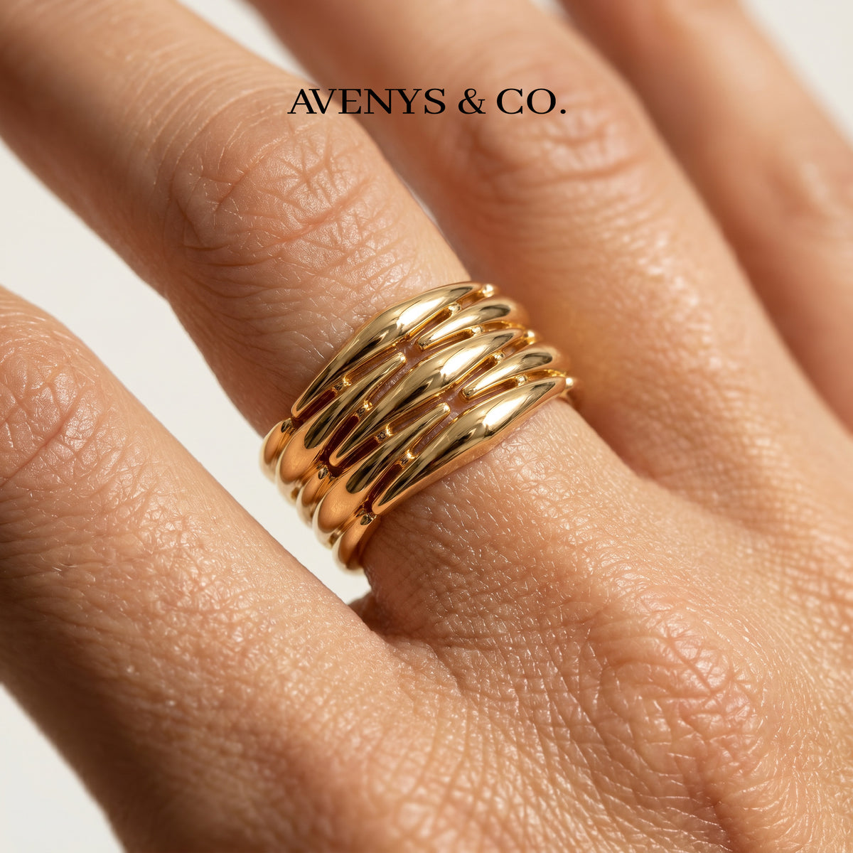 Timeless Eternal Ring – on Yellow Gold
