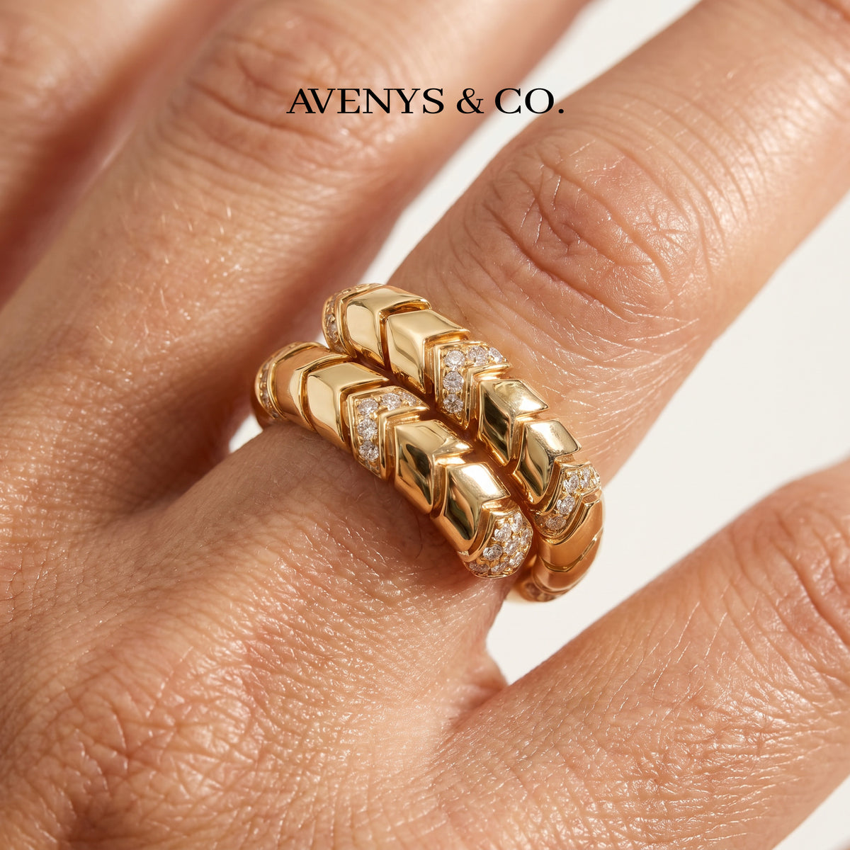 Chevron Ring with White Round Stone – on Yellow Gold