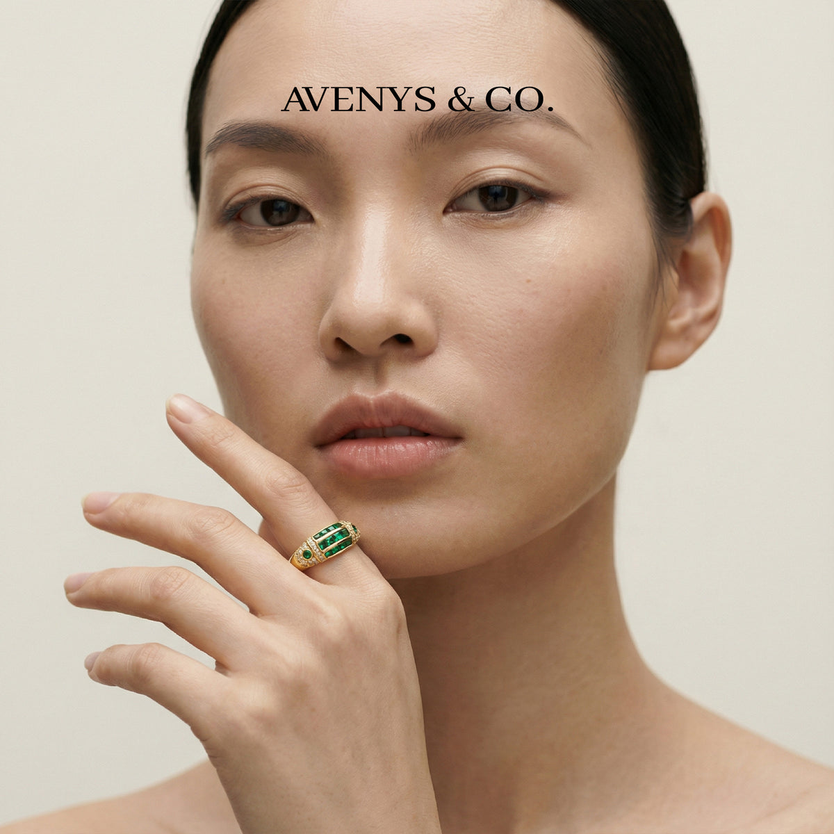 Cleopatra Ring with Green Emerald Stone – on Yellow Gold