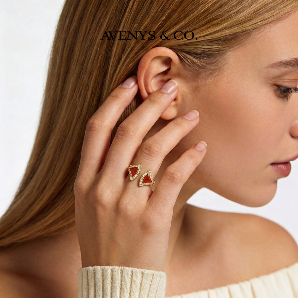 Fan Halo Ring with White Round Stone – on Yellow Gold
