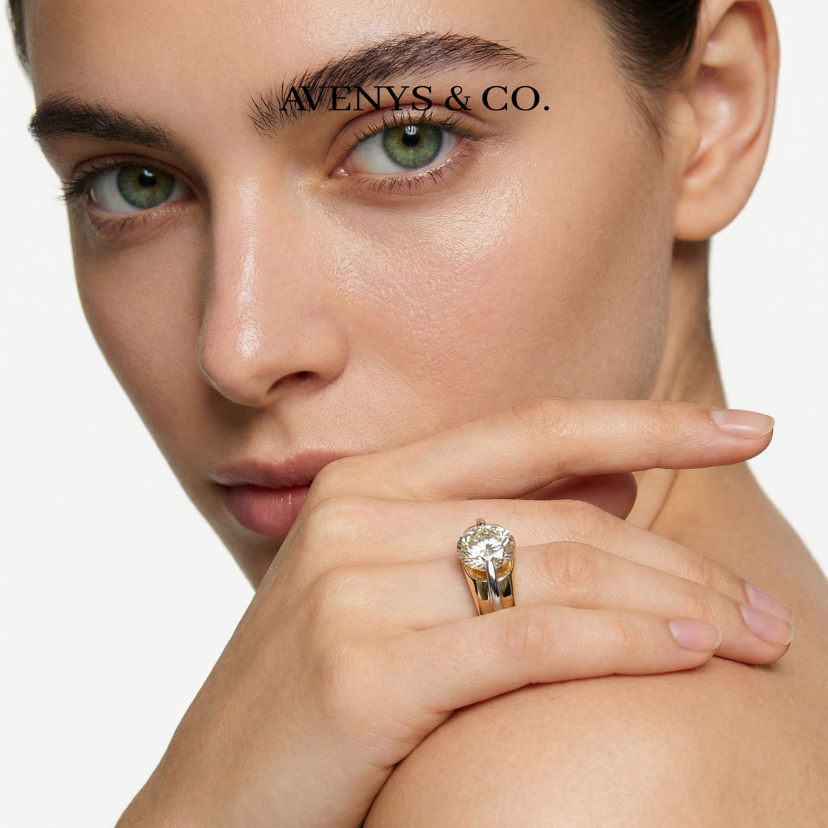 Dancing Diamonds Signature Ring with White Round Stone – on Yellow Gold
