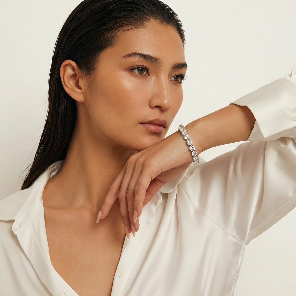 Signature Tennis Bracelet (7mm) with White Round Stone – on White Gold