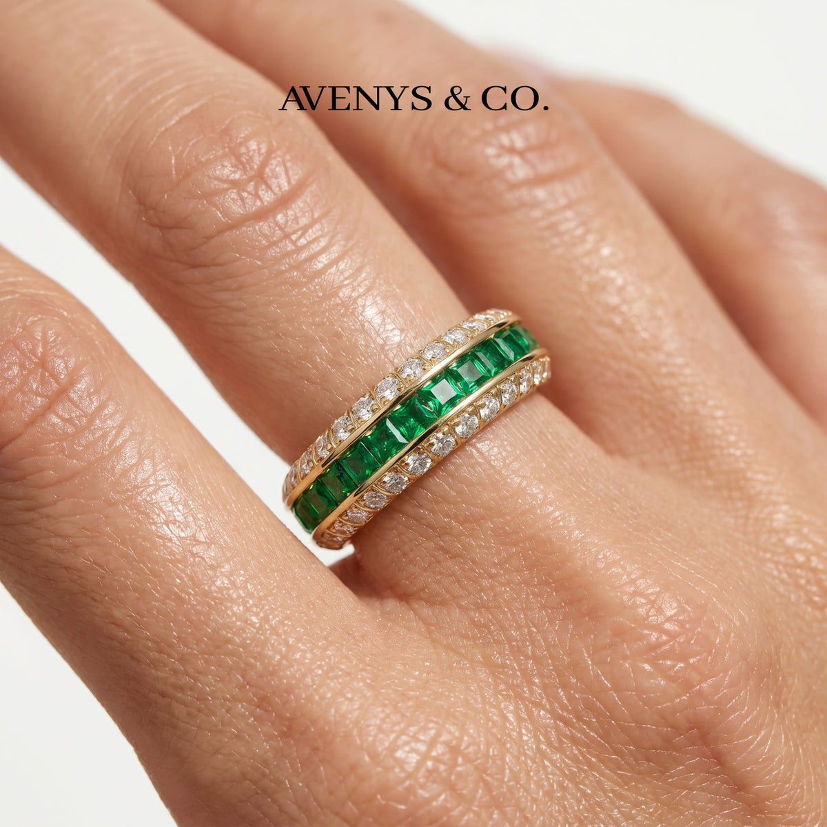 Greenline Ring with Green Emerald Stone – on Yellow Gold