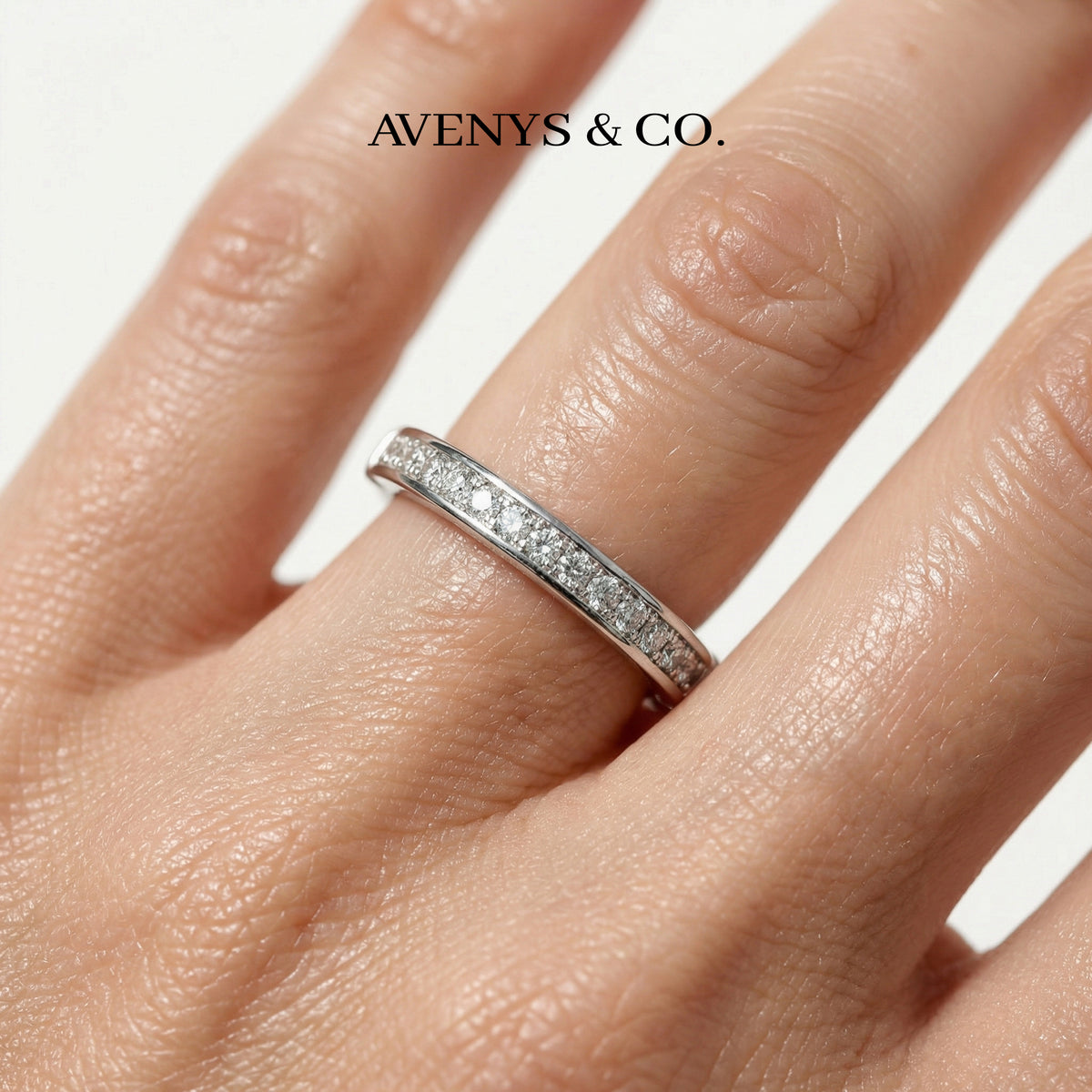 Lock Classic Ring with White Round Stone – on White Gold