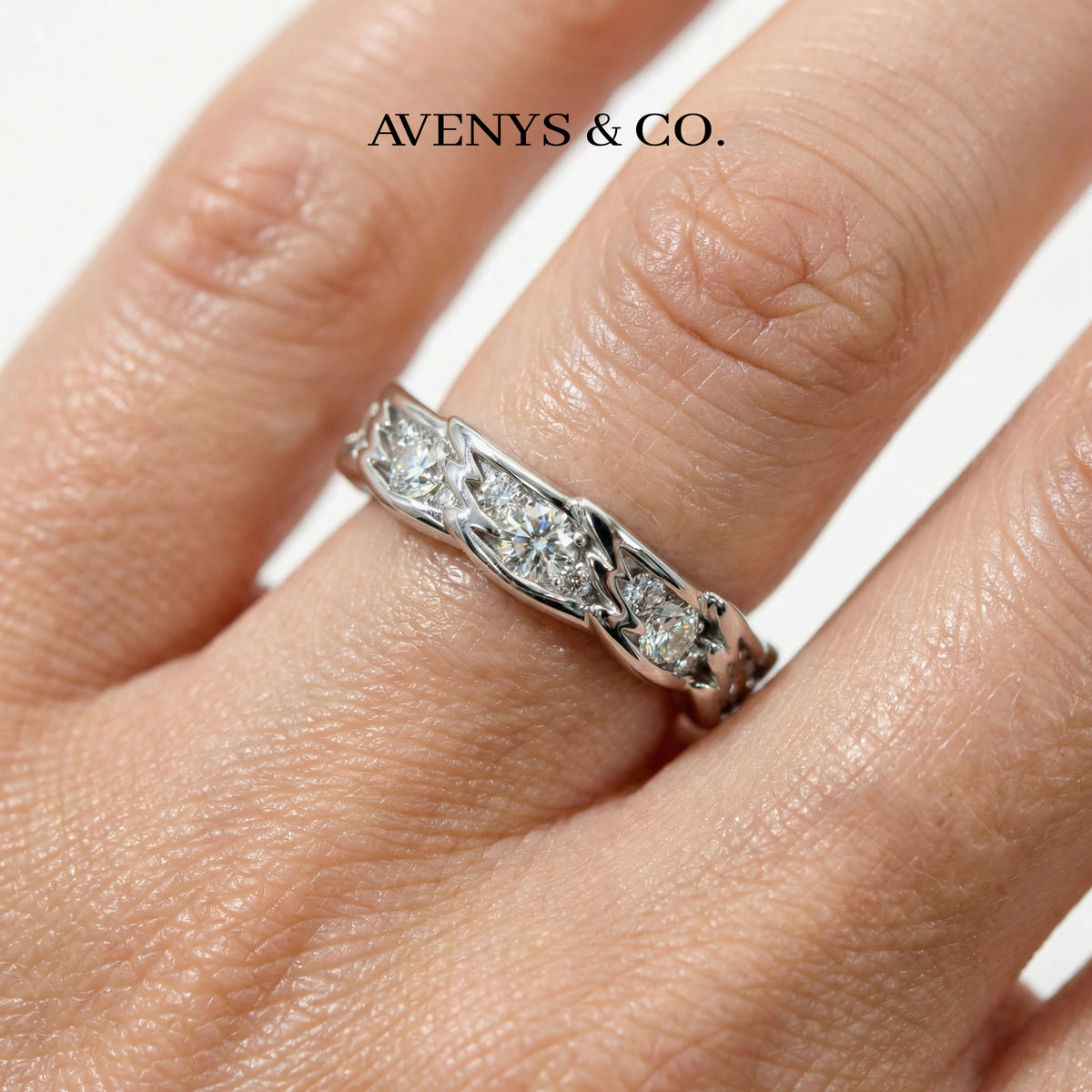 Birds Slim Ring with White Round Stone – on White Gold