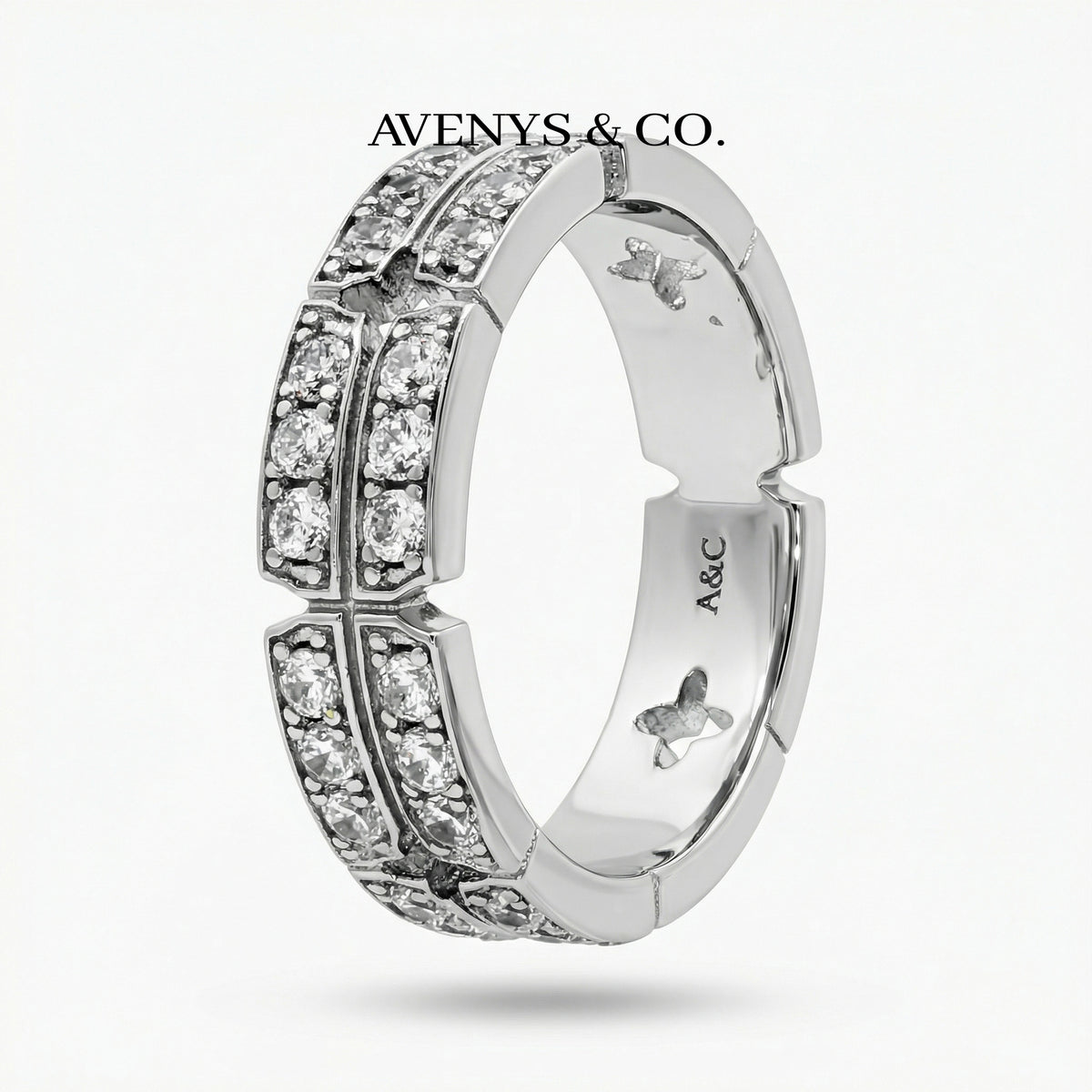 Link Ring with White Round Stone – on White Gold