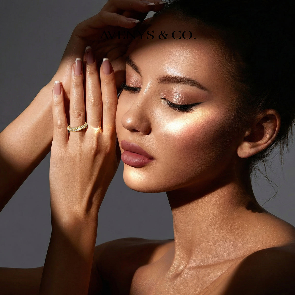 Spiral Ring with White Round Stone – on Yellow Gold