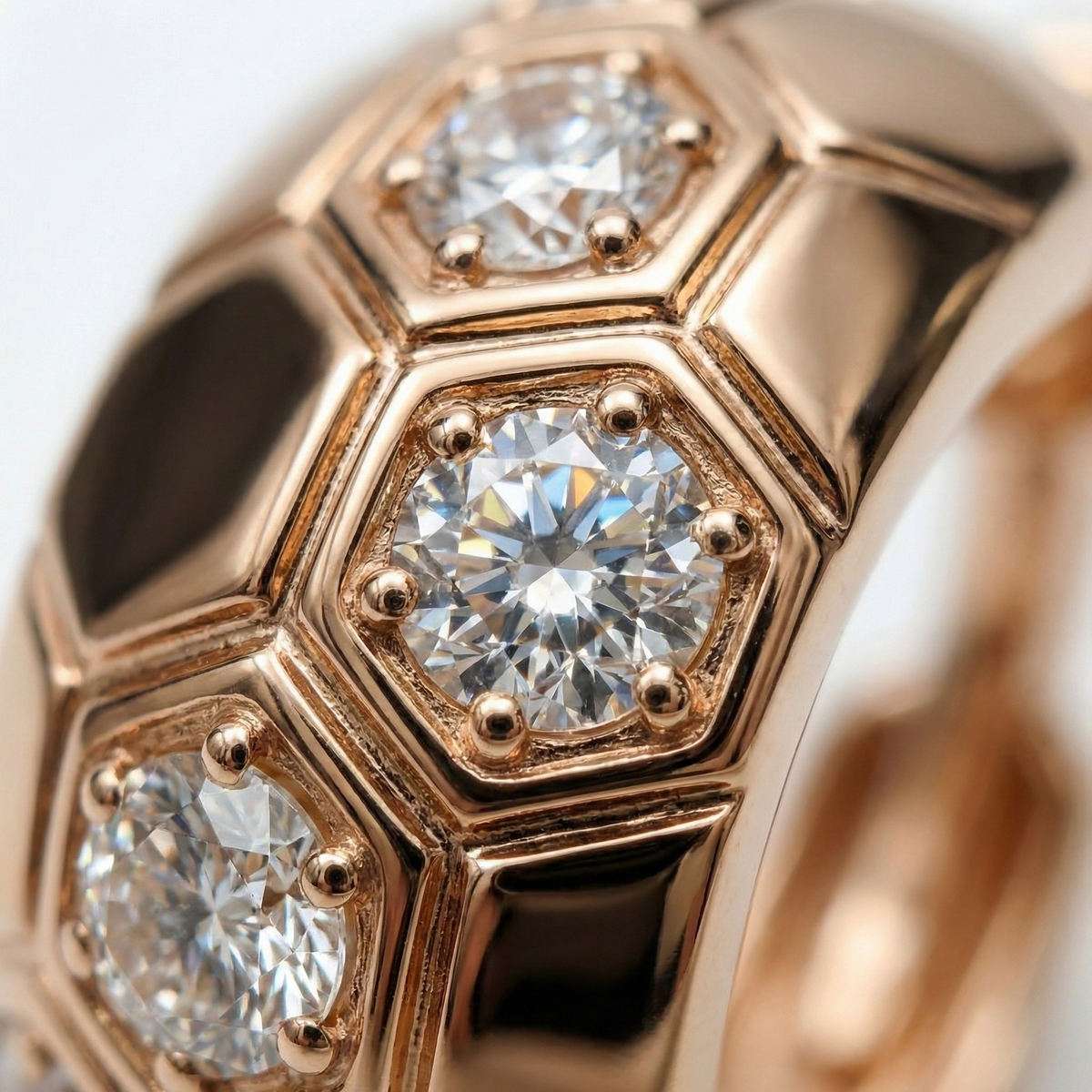 Honeycomb Wide Earrings with White Round Stone – on Yellow Gold