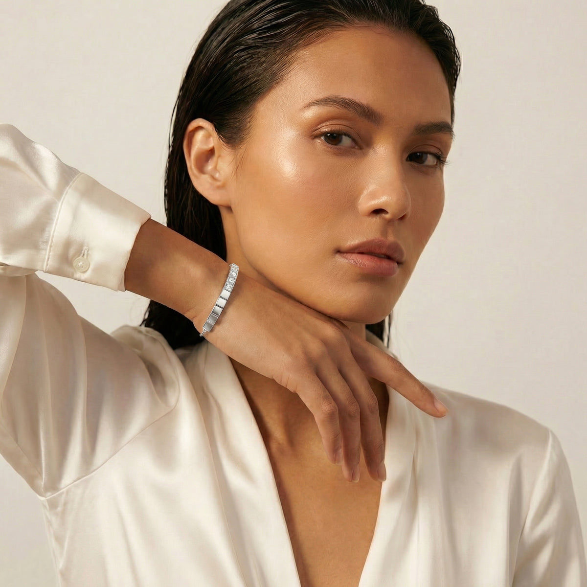 Square Line Bracelet with White Round Stone – on White Gold