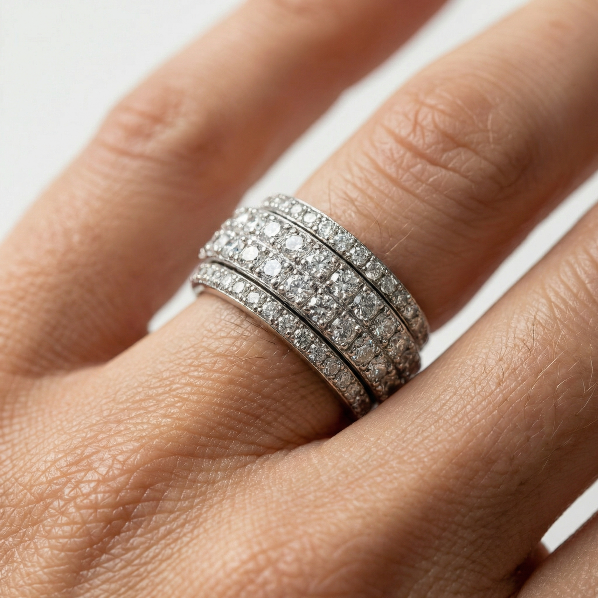 Motion Pave Ring with White Round Stone – on White Gold