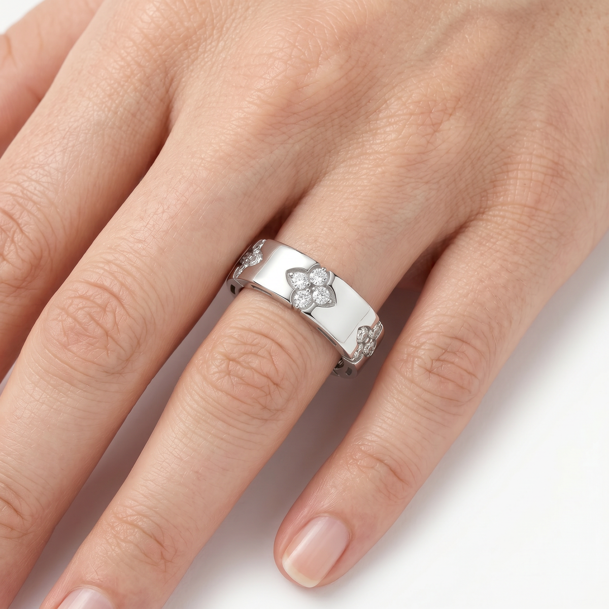 Quatrefoil Ring with White Round Stone on White Gold – worn on hand